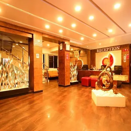 Hotel Sandalwood Inn - Rooms And Spa